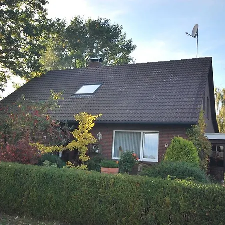 Am Moor, 35629 * Uplengen